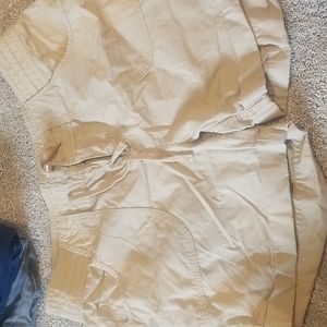 Kahki north face shorts